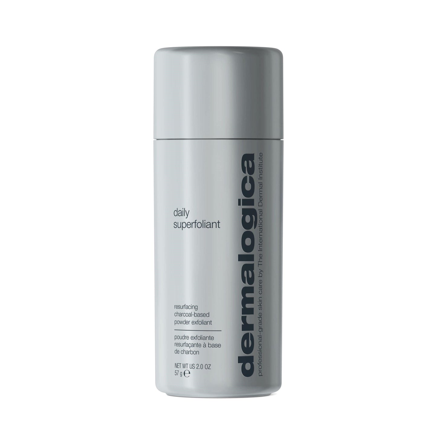 Ein silberner zylindrischer Behälter mit Dermalogica Daily Superfoliant, einem hauterneuernden Puderpeeling mit Binchotan-Holzkohle, mit dem Produktnamen und Einzelheiten auf dem Etikett.