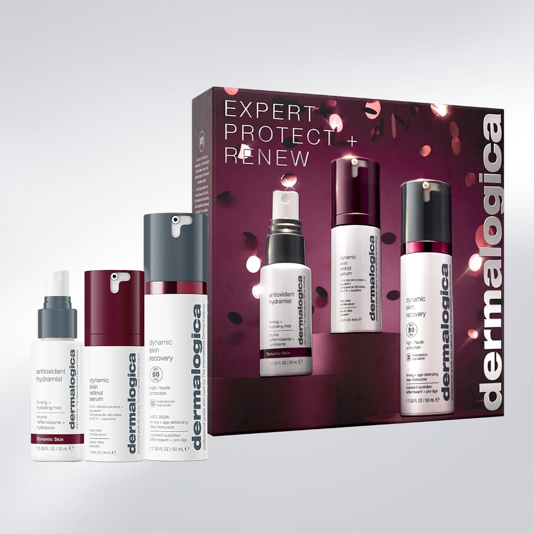 Das „Expert Protect + Renew“-Set von Dermalogica, bestehend aus drei Hautpflegeprodukten – darunter ein hochwirksames Retinol-Serum gegen Zeichen der Hautalterung –, wird vor seiner Markenverpackung vor einem hellgrauen Hintergrund präsentiert.