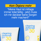 Zwei Tuben Clearing Defense SPF 30 Sonnenschutzcreme vor einem blauen Hintergrund mit Text, der die Verringerung von Hautglanz betont.